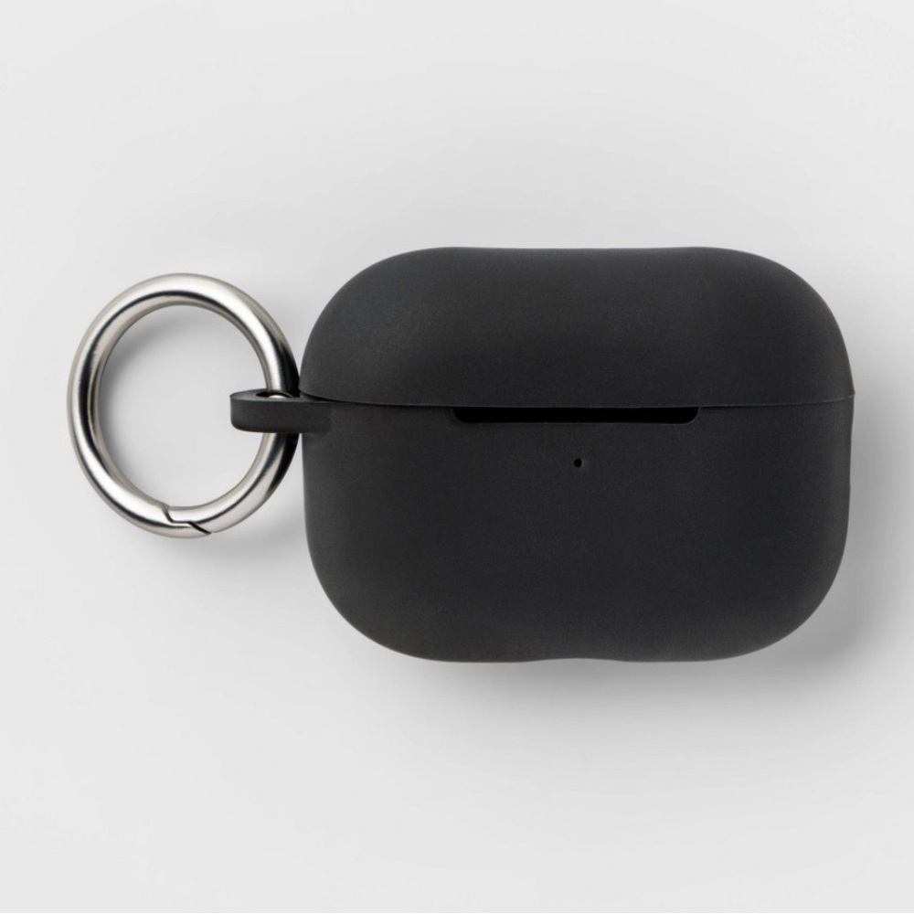 Getting 2 Apple AirPods Pro(1&2
Generation) Silicone Case with Clip-Heyday Black